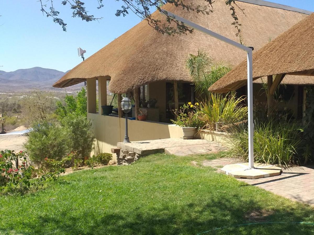 Uitkyk Guest Farm Hotel Usakos Buitenkant foto